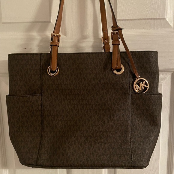 Michael Kors Jet Set Travel bag - Picture 3 of 6